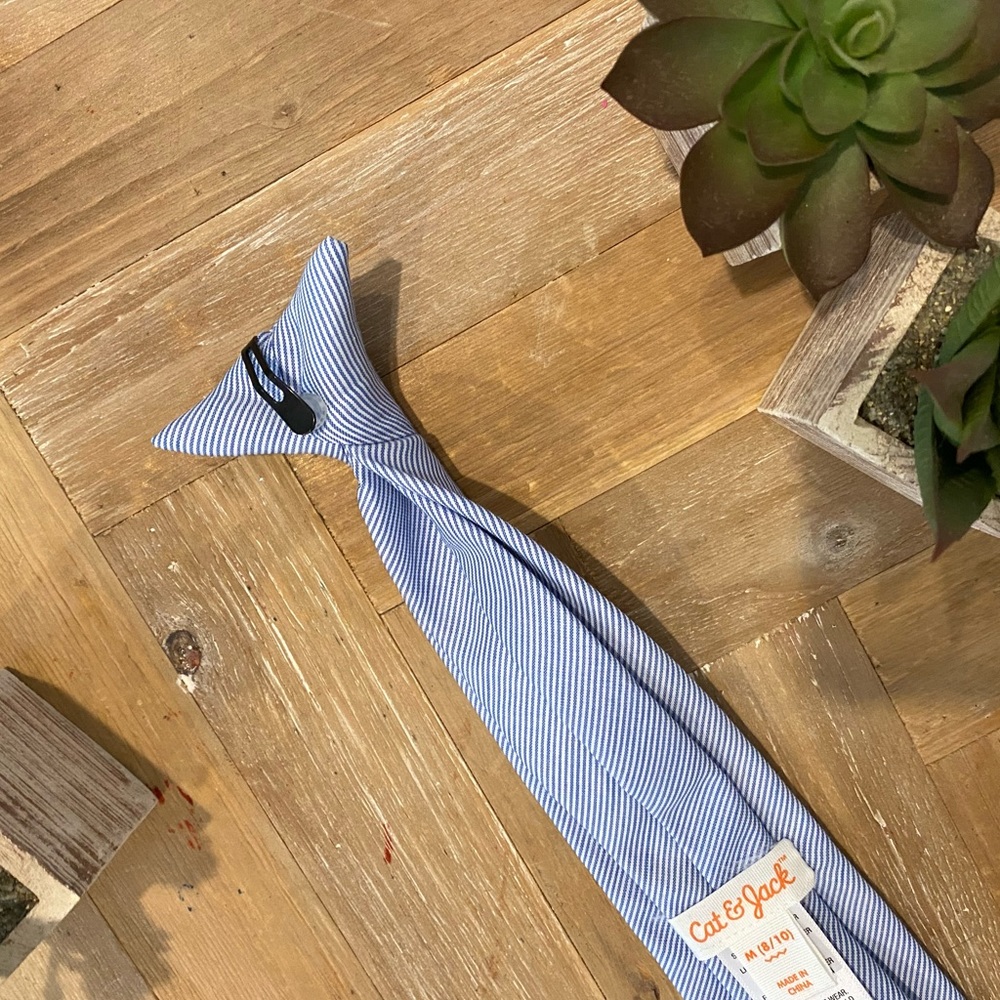 Boys Clip-On Necktie, Blue/White Stripe, S (8-10) - Picture 5 of 7